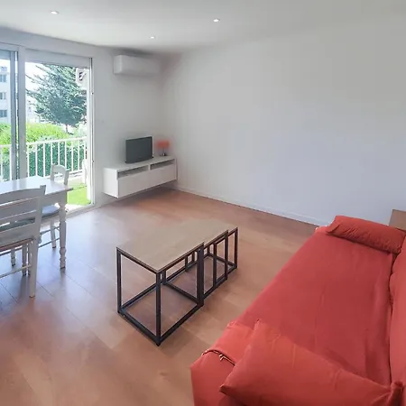 1 Bedroom In Διαμέρισμα